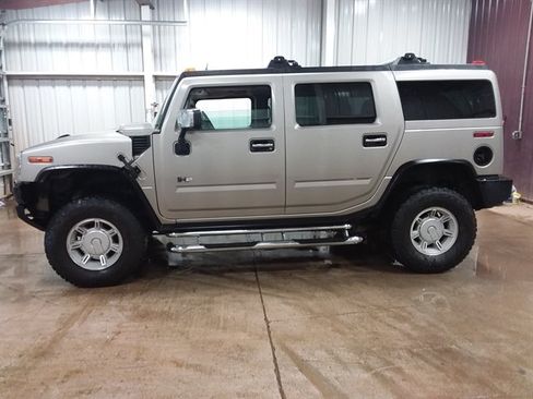 Used 2004 HUMMER H2 w/ Preferred Equipment Group AWD/4WD image 6