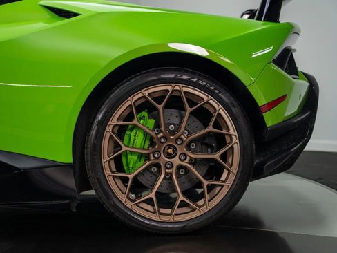 Used 2019 Lamborghini Huracan Performante AWD/4WD image 24