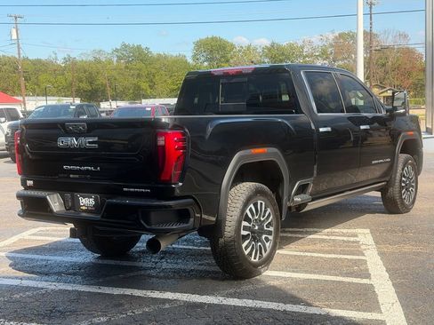 Used 2025 GMC Sierra 2500 Denali Ultimate AWD/4WD image 7
