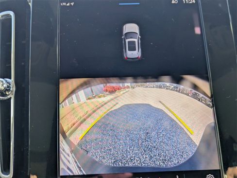 New 2025 Volvo XC40 B5 Plus w/ Protection Package Premier image 22