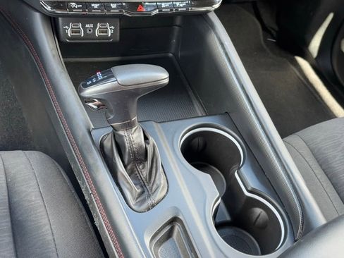 Used 2025 Dodge Durango GT RWD image 22