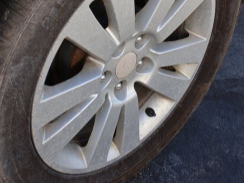 Used 2010 Subaru Tribeca Limited image 24