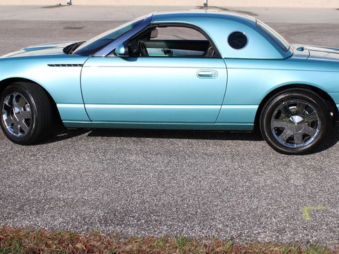 Used 2002 Ford Thunderbird image 17