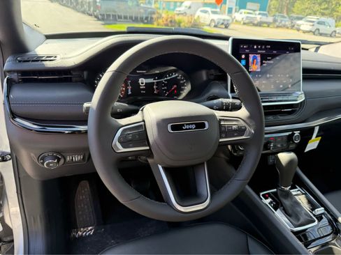 New 2026 Jeep Compass Latitude w/ Quick Order Package 29K AWD/4WD image 12