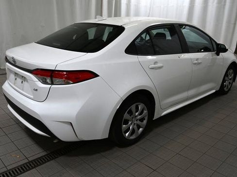 Used 2022 Toyota Corolla LE image 12