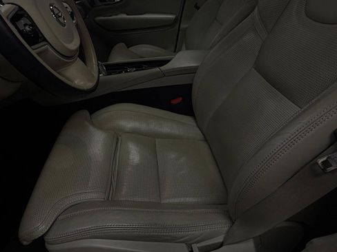 Used 2019 Volvo XC90 T8 Inscription w/ Luxury Package image 10