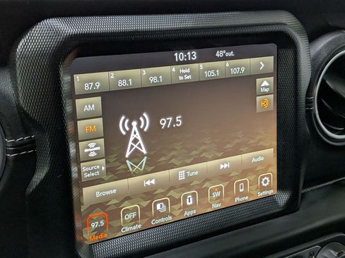 Used 2023 Jeep Wrangler Unlimited Sahara AWD/4WD image 23