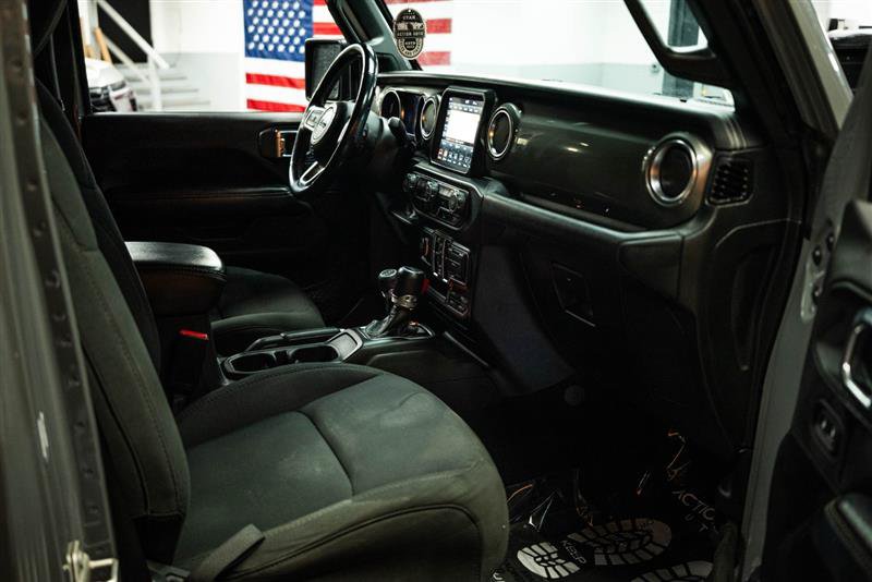 Used 2023 Jeep Wrangler Unlimited Sahara w/ Cold Weather Group AWD/4WD image 12