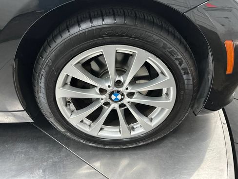 Used 2017 BMW 320i Sedan RWD image 9