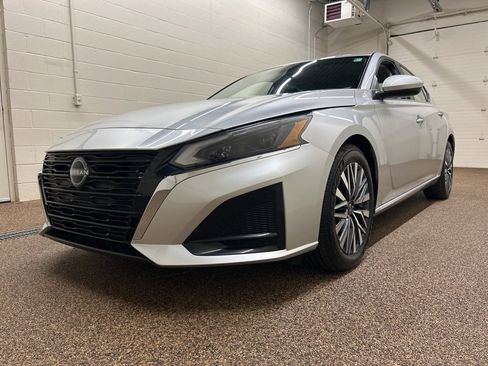 Used 2023 Nissan Altima 2.5 SV image 5