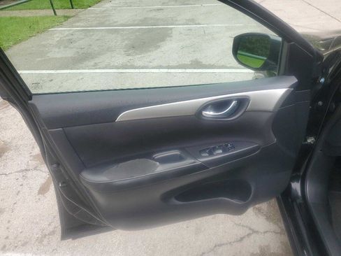 Used 2019 Nissan Sentra S image 15