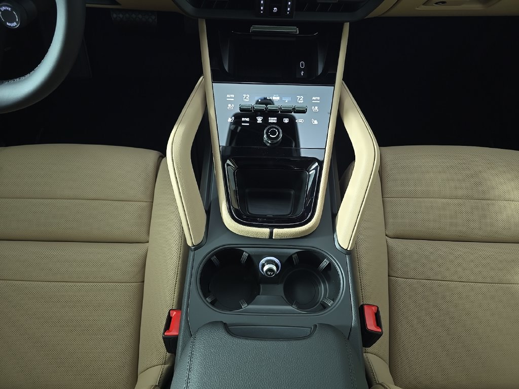 Certified 2026 Porsche Cayenne AWD/4WD image 24