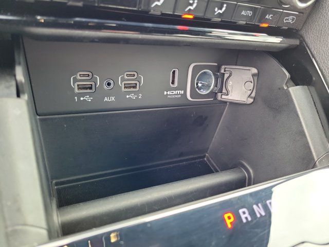 Used 2023 Jeep Grand Cherokee Overland AWD/4WD image 33