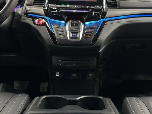 Used 2023 Honda Odyssey Touring image 25