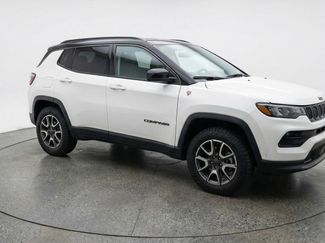 Used 2025 Jeep Compass Trailhawk video 1