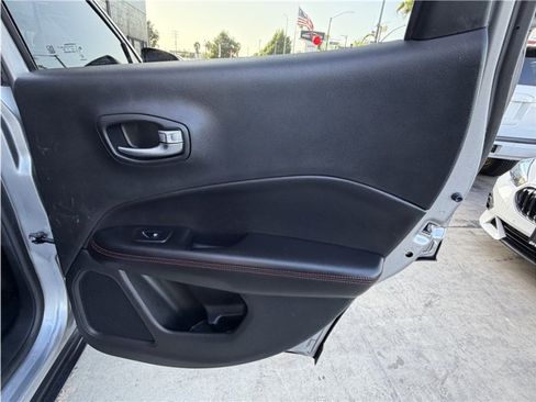 Used 2019 Jeep Compass Trailhawk w/ Leather Interior Group AWD/4WD image 24