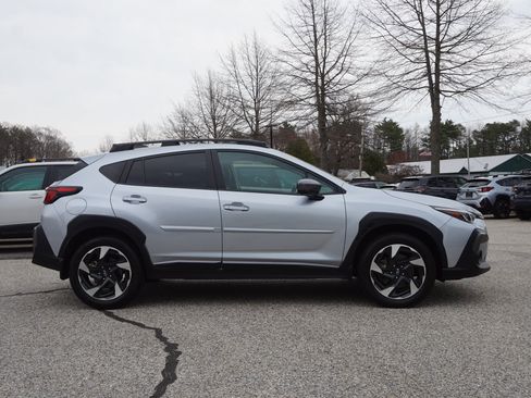 Used 2024 Subaru Crosstrek 2.5i Limited AWD/4WD image 4