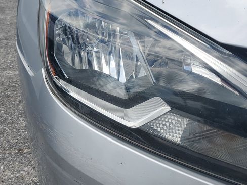 Used 2016 Nissan Sentra S image 4