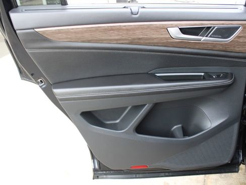Certified 2025 Volkswagen Atlas SEL Premium R-Line image 23