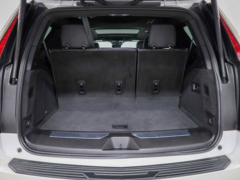 Used 2023 Cadillac Escalade Premium Luxury image 19