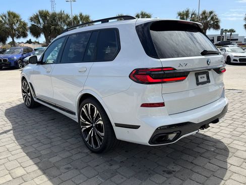 Used 2024 BMW X7 xDrive40i w/ Executive Package image 11