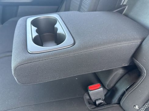 Used 2024 Kia Sorento LX image 17