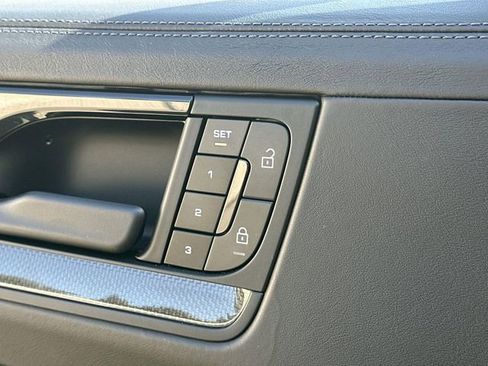 Used 2024 Porsche Cayenne Turbo GT image 41