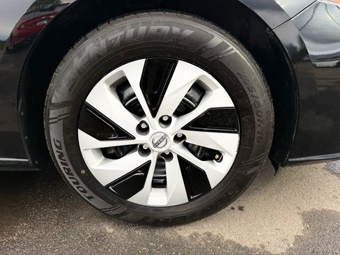 Used 2024 Nissan Altima 2.5 S FWD image 30