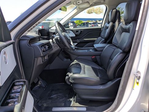 Used 2025 Lincoln Aviator Reserve w/ Luxury Package RWD image 15