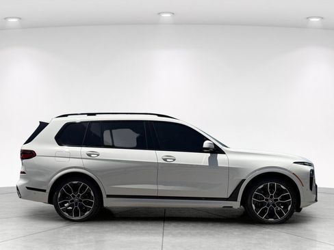 Used 2023 BMW X7 xDrive40i w/ M Sport Package AWD/4WD image 2