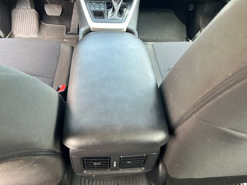 Used 2023 Toyota RAV4 LE AWD/4WD image 27