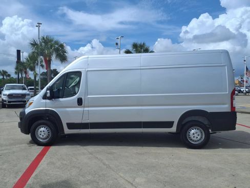 Used 2025 RAM ProMaster 2500 w/ Premium Convenience Group FWD image 9
