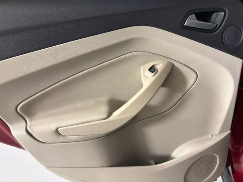 Used 2015 Ford Escape SE w/ Equipment Group 201A image 29