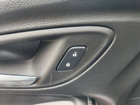 Used 2023 Buick Encore GX Select w/ Sport Touring Package image 30