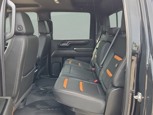 Used 2024 GMC Sierra 2500 AT4 w/ AT4 Premium Plus Package AWD/4WD image 10