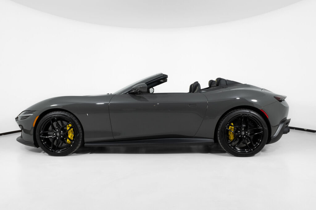 Used 2025 Ferrari Roma Spider RWD image 3