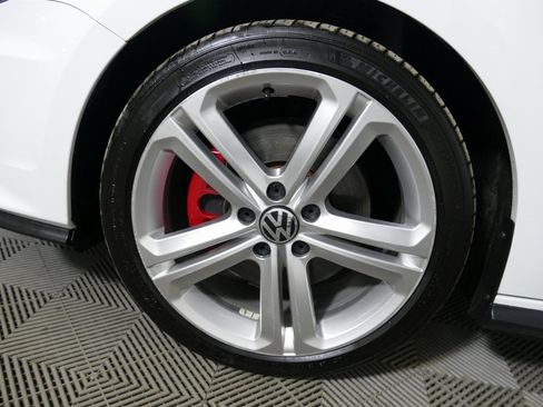 Used 2017 Volkswagen Jetta GLI image 9