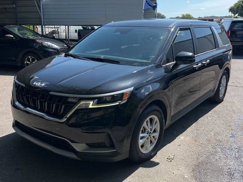 Used 2023 Kia Carnival LX FWD image 1