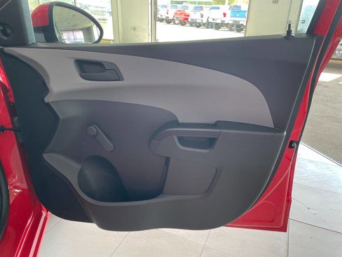 Used 2020 Chevrolet Sonic LS image 25