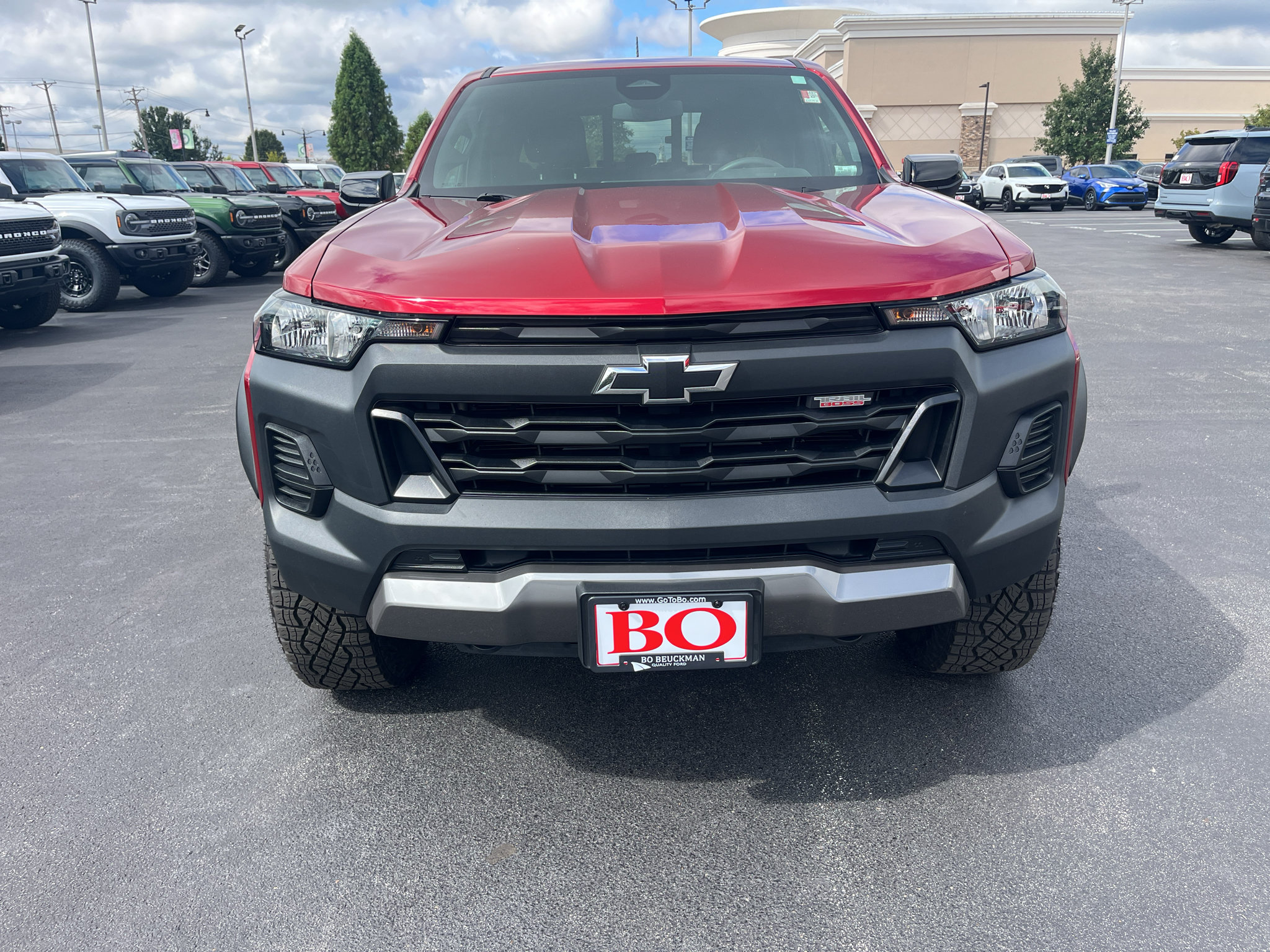 Used 2024 Chevrolet Colorado Trail Boss w/ Advanced Trailering Package AWD/4WD image 2