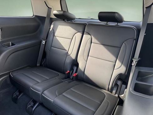 Used 2022 GMC Acadia Denali w/ Denali Ultimate Package image 22