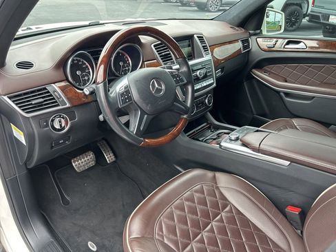 Used 2014 Mercedes-Benz GL 550 4MATIC image 22