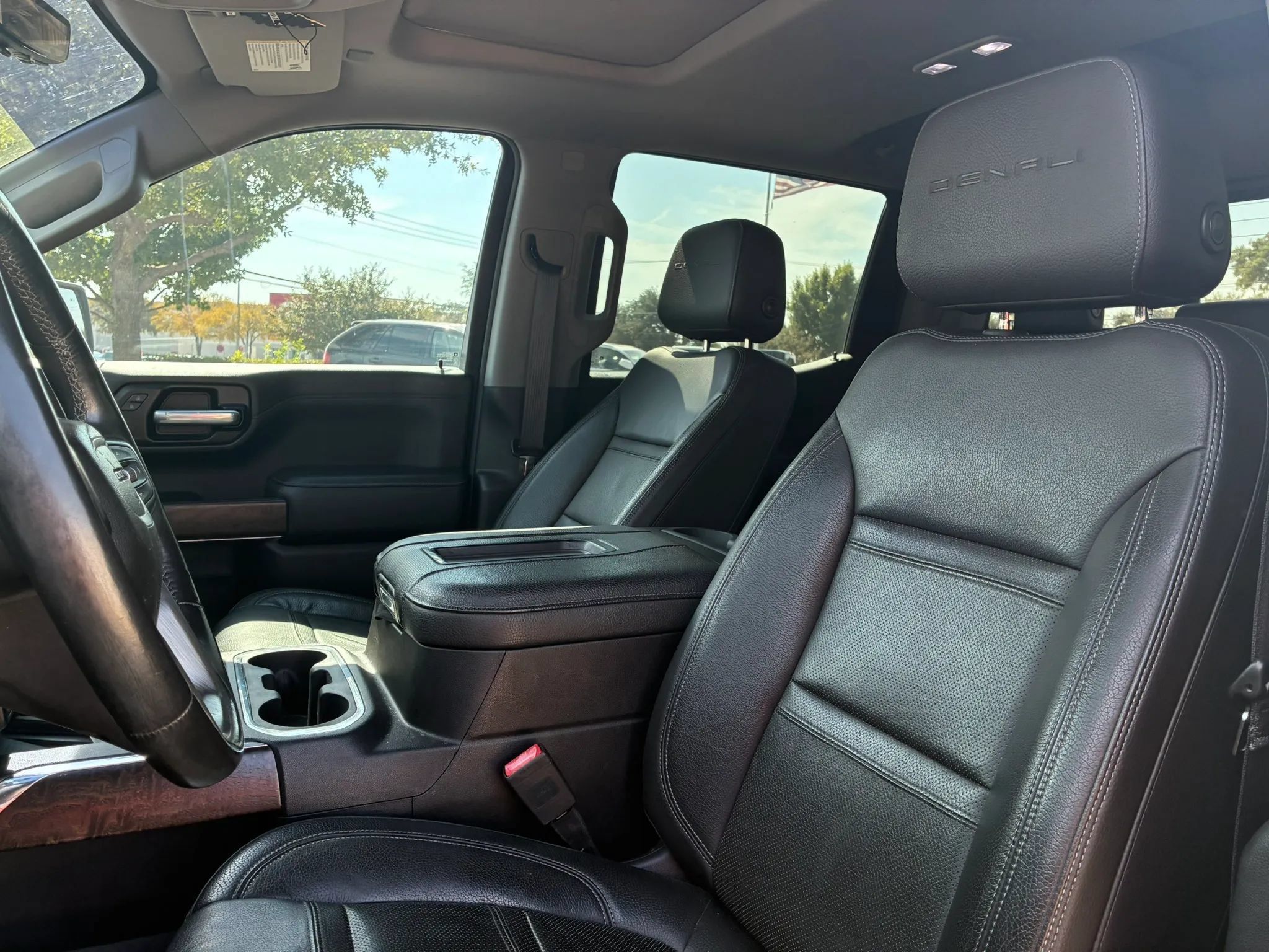 Used 2019 GMC Sierra 1500 Denali w/ Denali Ultimate Package AWD/4WD image 11