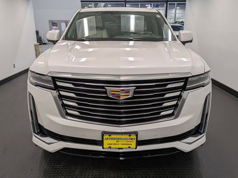 Used 2022 Cadillac Escalade Premium Luxury Platinum image 2