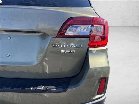 Used 2017 Subaru Outback 3.6R Limited image 5