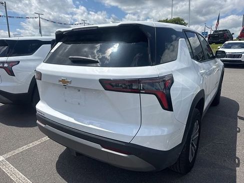 Used 2026 Chevrolet Equinox LT FWD image 4