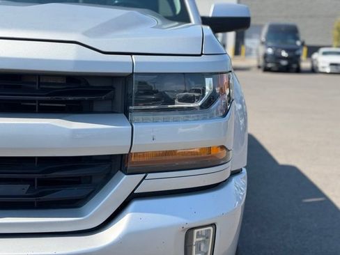 Used 2018 Chevrolet Silverado 1500 LT w/ All Star Edition AWD/4WD image 7