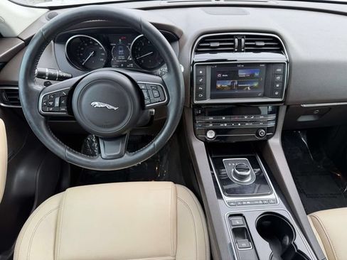 Used 2017 Jaguar F-PACE Prestige AWD/4WD image 14