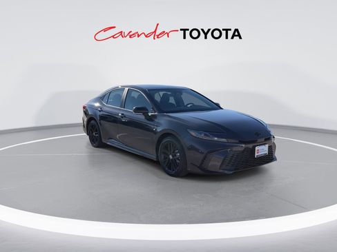 Used 2026 Toyota Camry SE w/ Convenience Package image 2