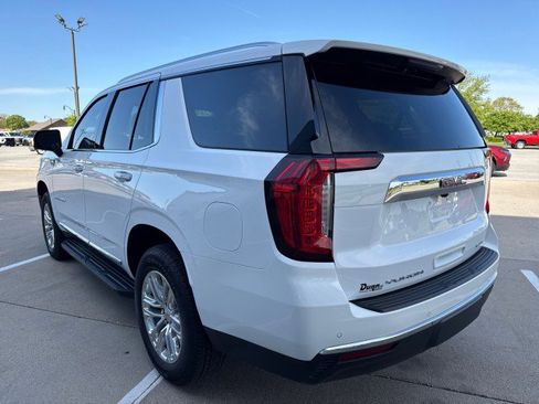 Used 2024 GMC Yukon SLT w/ SLT Luxury Package AWD/4WD image 5